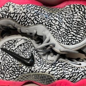 Nike 2014
Air Foamposite Pro PRM 'Elephant Print'
Sold as is
With box
#kicks